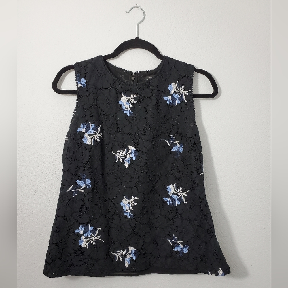 Ann Taylor sleeveless lace top